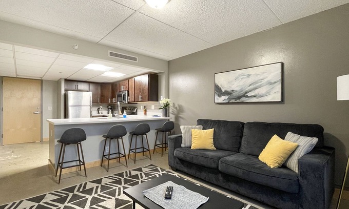 Downtown Des Moines Apartamento | 2 BR Short Uber to Dtwn Nightlife/Restaurants