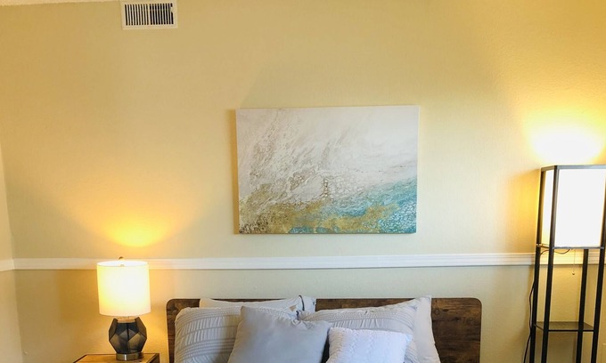San Leandro Casa | 2 Br with Amazing View and Free Garage Parking