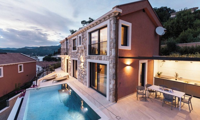 Slano Casa | 2 BRAND new villas with a sea view and close to the beachfront and Dubrovnik
