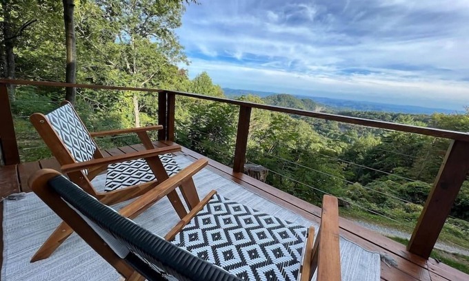 Apple Ridge Cabina | 2 Cabins, 100 Mile Views, Hot Tub, 2½ miles to BR