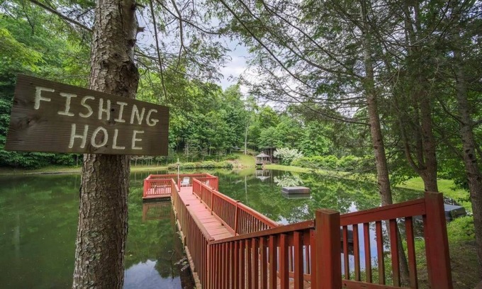 Mars Hill Casa | 2 Cabins on Private Pond Sleeps 30 Sauna Hot Tub
