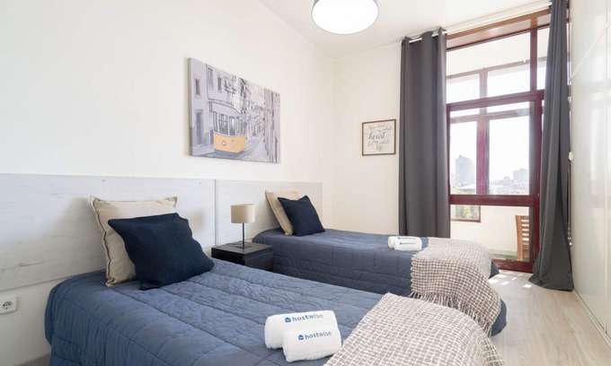 Uniao de Freguesias do Centro Apartamento | 2 pisos acogedores con garaje y Netflix | Ace Location