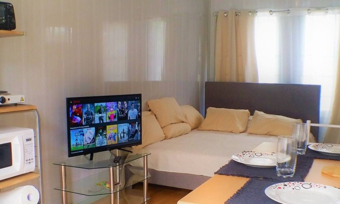 Guachipelin Apartamento | #2 Container Studio / 1BA, Great View & Location!