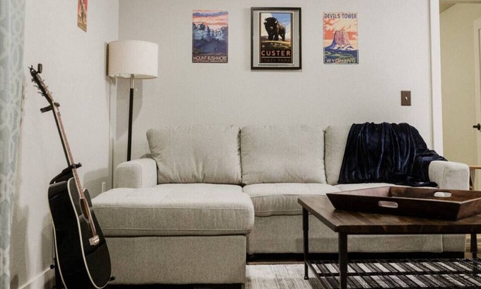 Rapid City Apartamento | #2 Downstairs Bengal · Modern House in the Heart of Rapid City