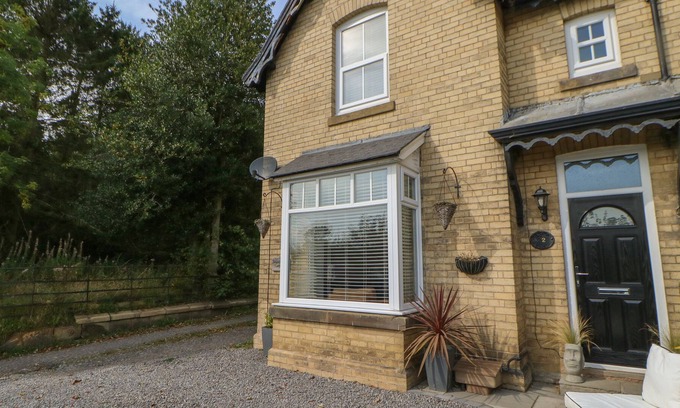 Hutton Rudby Cabaña | 2 DRUMRAUCH COTTAGES, pet friendly, with hot tub in Hutton Rudby