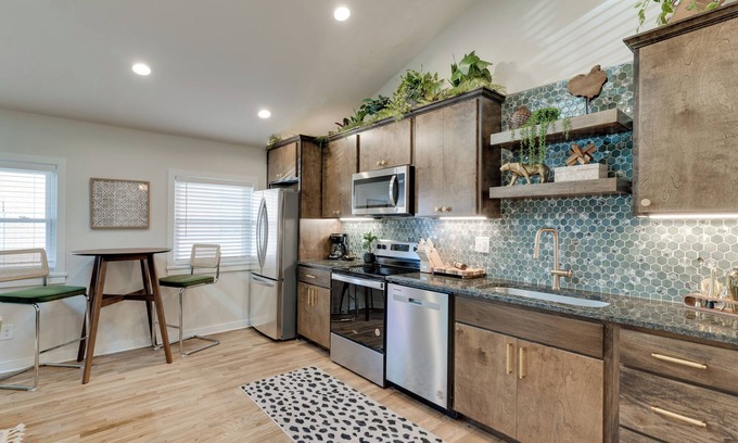 Greenwood Apartamento | 2-East Nash Gems! Walk to Coffee