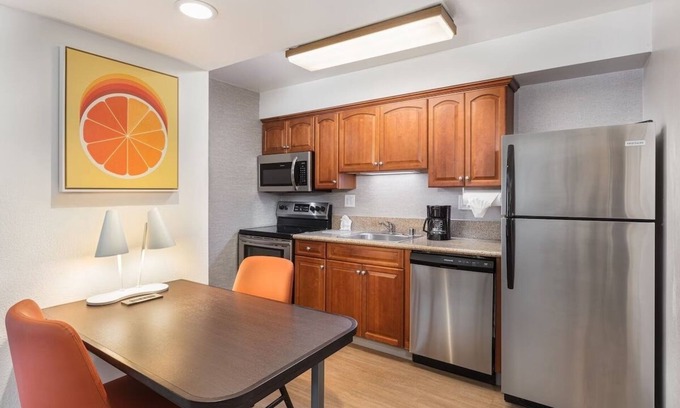 Anaheim Resort Hotel | 2 Family-Friendly Full Apartments w/ Cozy Fireplace and Full Kitchen - Parking