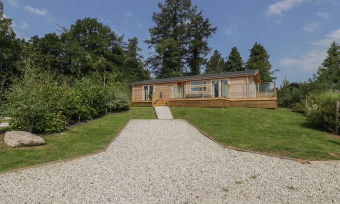 Dobwalls Cabaña | 2 FARAWAY FIELDS, family friendly, luxury holiday cottage in Dobwalls