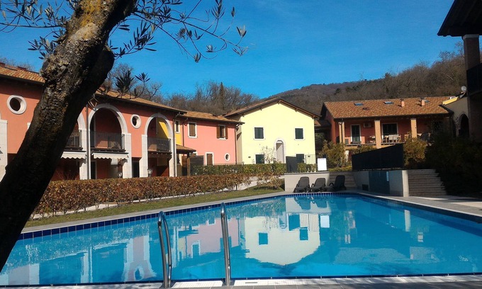 Costermano Casa | APARTAMENTO DE 2 PISOS CON TERRAZA Y PISCINA (WI-FI Y AIRE ACONDICIONADO. INCLUIDO)