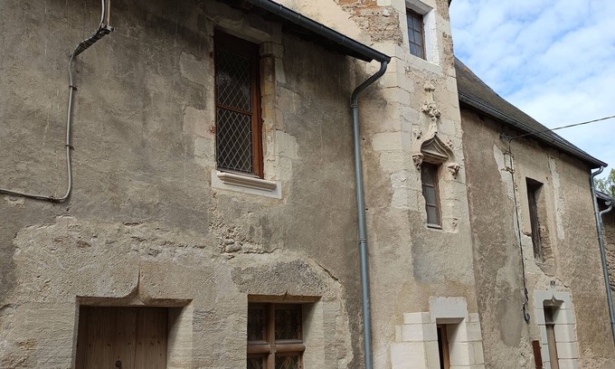 Doue-la-Fontaine Casa | 2 Gîtes in Doué town center, 15 people maximum