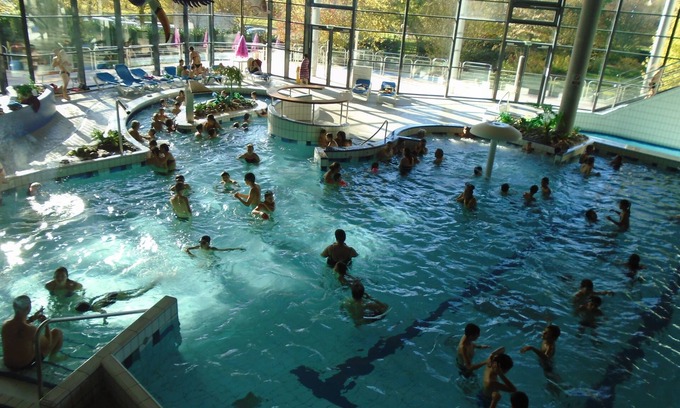 La Ferriere-en-Parthenay Casa | Tour de Francia 2020: casas rurales para familias con piscina, parque infantil y mucho más