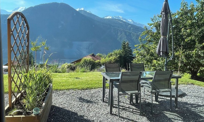 Passy Chalet De Esquí | 2** GÎTE IN CHALET WITH LARGE TERRACE AND VIEW OF MONT BLANC RANGE.