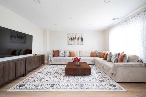 Paradise Hills Casa | 2 homes Central Villa