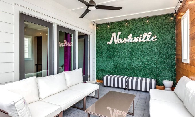 East Nashville Casa | 2 Homes Side by Side , Sleeps 24- Mins to Broadway