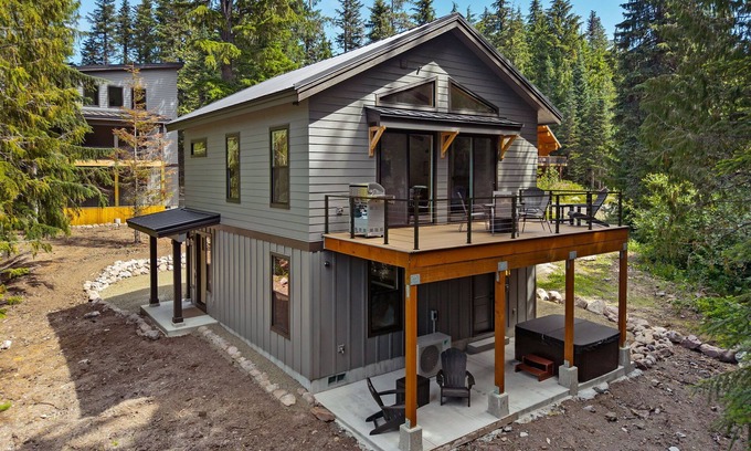Government Camp Casa | 2 Homes Sleeps 22 Sauna Hot Tub Fire Pit