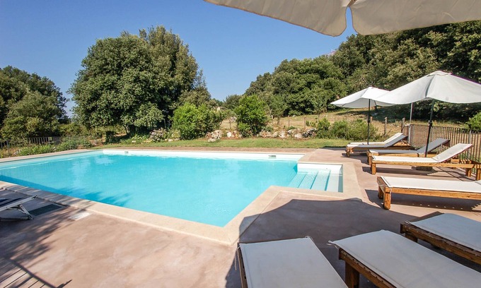 Amelia Casa | 2 casas con piscina privada en zona montañosa y tranquila. 5 km de la ciudad