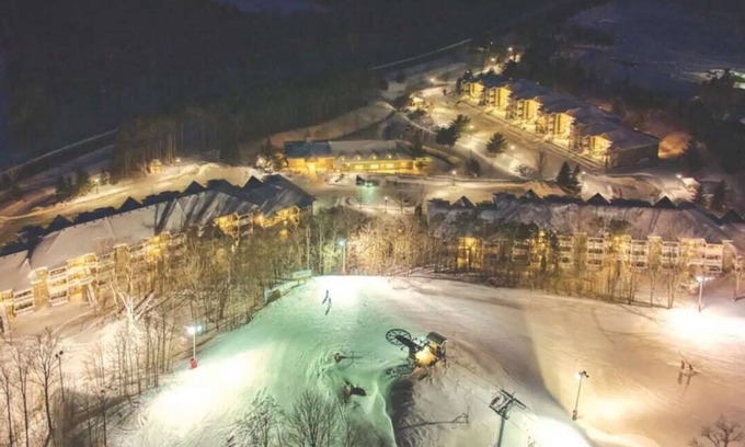Oro-Medonte Apartamento | 2 King Beds+Gym+Pool+Jacuzzi