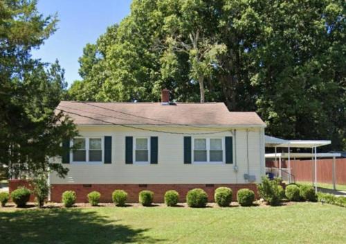 Siler City Casa | 2 King Beds in Siler City, NC