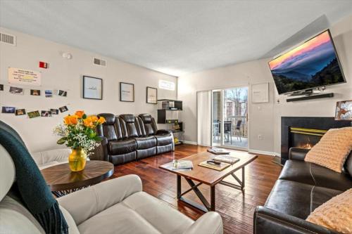 Pigeon Forge Casa | 2 King BRs Balcony Resort Amenities Free Tix