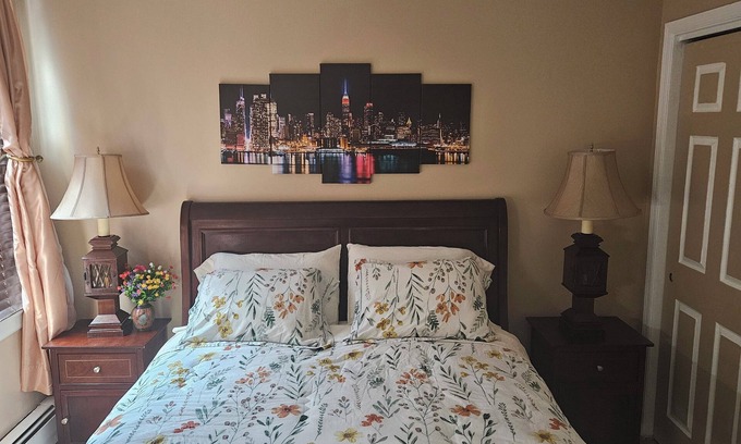 Bedford-Stuyvesant Casa | 2-Large bedrooms to rent with WiFi, AC in fabulous Brooklyn NYC