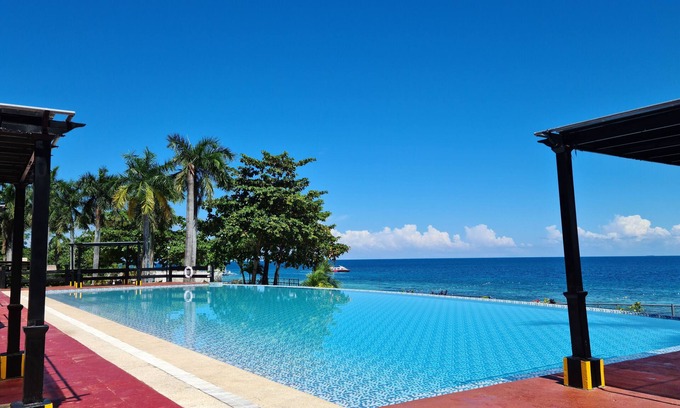 Lapu-Lapu Condominio | 2 estrenar Lux. 2BR-apartamentos al lado totales 4BR - al playa-5 piscinas con vistas al mar -