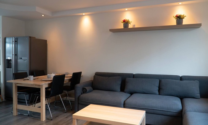 Ijsselmonde Casa | 2 Luxury 4 bedroom near feyenoord / Ahoy Rotterdam