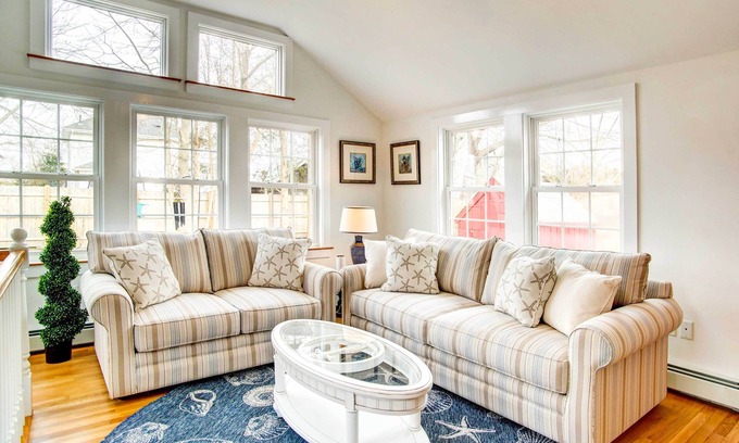 Hyannis Casa | 2 Mi to Beach: Coastal Retreat in Hyannis!
