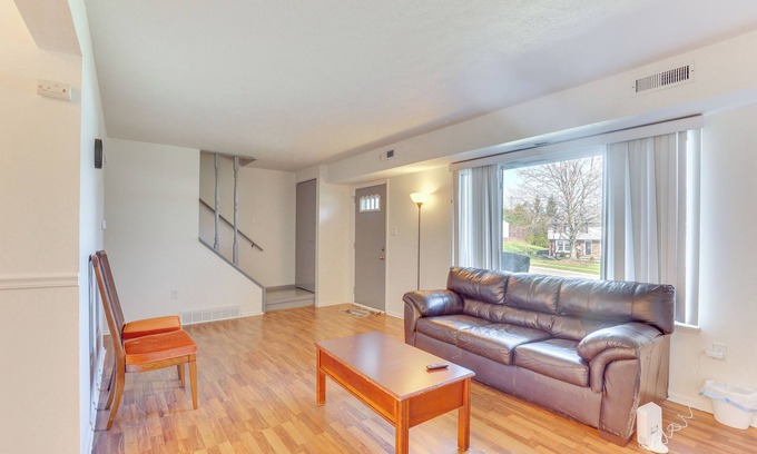 Stow Casa | 2 Mi to Bow Wow Beach: Townhome w/ Pool Access!