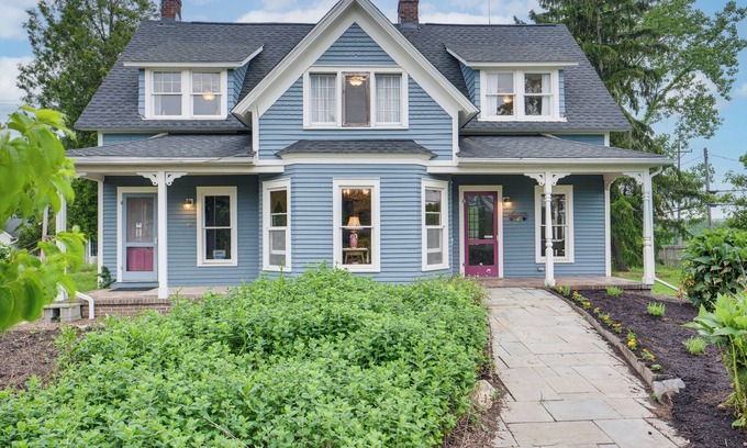 Chardon Casa | 2 Mi to Chardon Square: Spacious Farmhouse