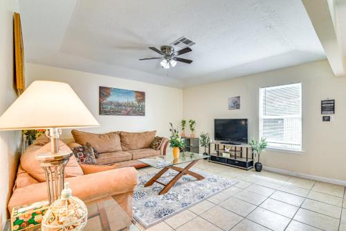 Clodine Casa | 2 Mi to Chinatown Pet-Friendly Houston Home