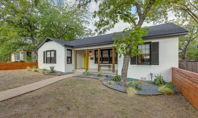 South Congress Casa | 2 Mi to Downtown Austin Family Home with Porch!