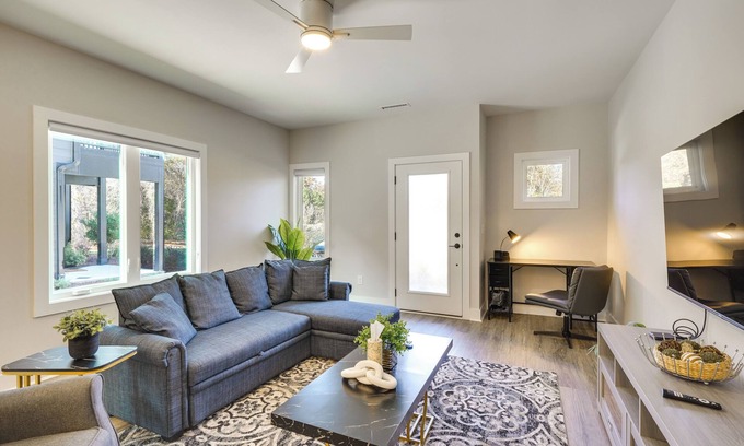 Durham Casa | 2 Mi to Duke University: Townhome in Durham!