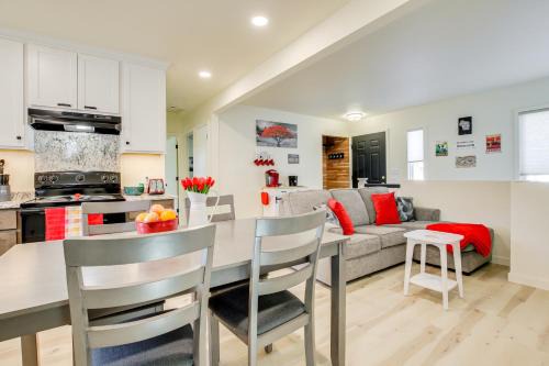 Manitowoc Casa | 2 Mi to Lake Michigan Family-Friendly Home
