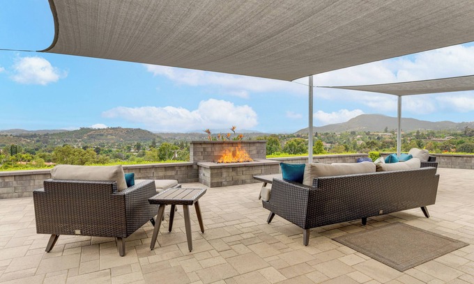 Poway Casa | 2 Mi to Lake Poway: Mtn-View Escape w/ Patio!