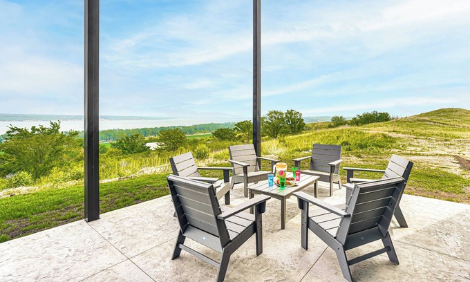 Crofton Casa | 2 Mi to Lewis and Clark Lake: Spacious Getaway