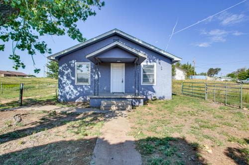 Borger Casa | 2 Mi to Phillips 66 Refinery Home with Yard