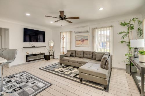 Inglewood Casa | 2 Mi to SoFi Stadium Updated Inglewood Home!