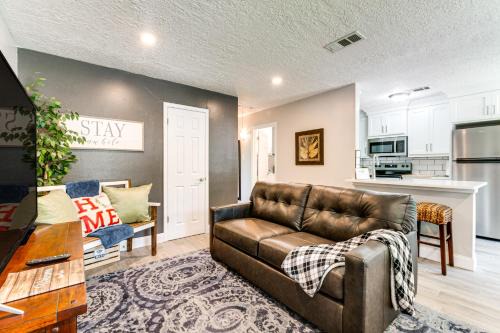 College Station Casa | 2 Mi to Texas AandM Pet-Friendly Duplex with Yard!