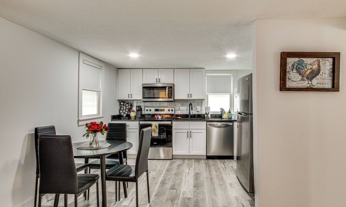 Columbia Apartamento | 2 Mi to USC Campus: Peaceful Apartment w/ Yard