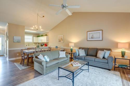 Central Myrtle Beach Apartamento | 2 Mi to Waterfront Comfy Myrtle Beach Condo!