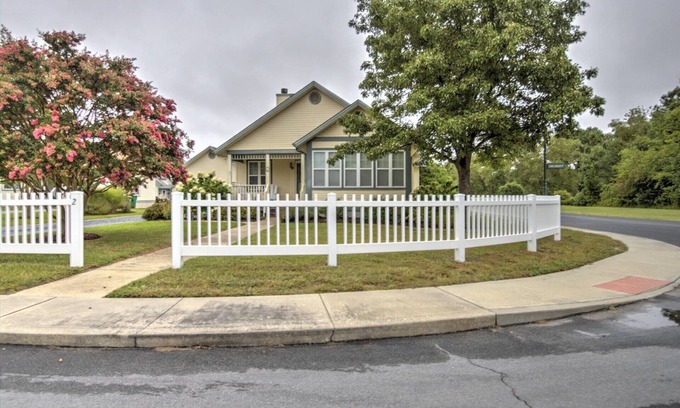 Savannah's Landing Casa | 2 Miles to Beach, Sleeps 8, 2 BR, 2 BA, with Community Pool, Tennis, Golf, & Other Free Activities