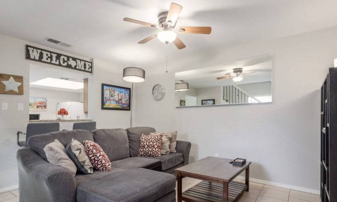 South Lamar Apartamento | 2 Miles to DT | Updated Pet-Friendly Home for Four