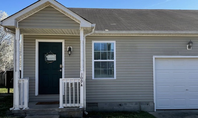 Clarksville Apartamento | 2 min from Fort Campbell, 2Bdrm, cul-de-sac