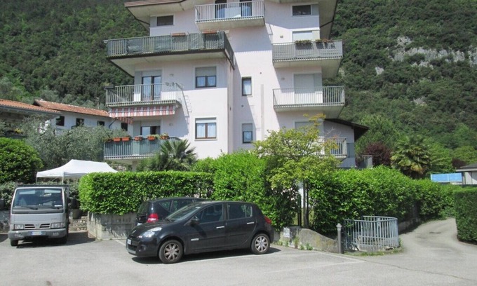 Riva del Garda Apartamento | 2 min from the historic center. Small apartment in quiet area with balcony.