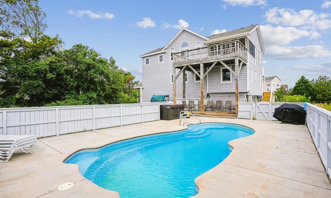 Ocean Hill Casa | A solo 2 minutos a pie de la playa, piscina privada y bañera de hidromasaje. Ubicado en Ocean Hill