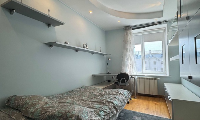 Minsk City Centre Apartamento | 2-Min Walk to Historic Center! Luxe Private Rooms w/Co-Working & Co-Living Space
