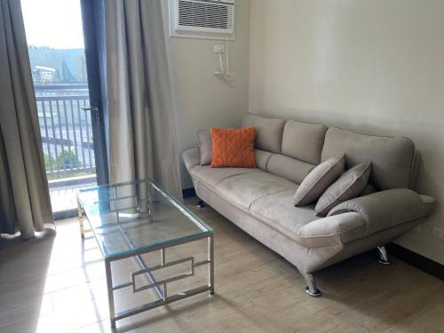 Tambo Casa | 2-min Walk to Okada Near AirportMOA wBalcony