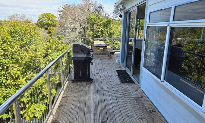Blackpool Casa | 2 min walk to the shops,restaurants and bars with a hot tub