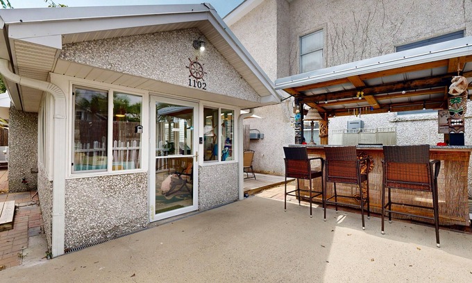 Saint Simons Island Cabaña | 2 Minute Walk to Beach, Pet Friendly, Hot Tub, Convenient Private Parking