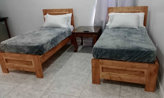 Lubbers Quarters Cay Apartamento | 2 minutes from Downtown 5 minutes from the airport. 2 minutes from ferry